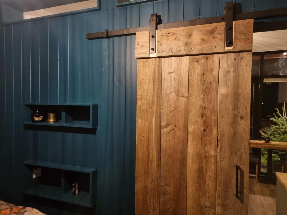 Tiny House In De Boomgaard Acomodação com café da manhã Stad aan 't Haringvliet Exterior foto